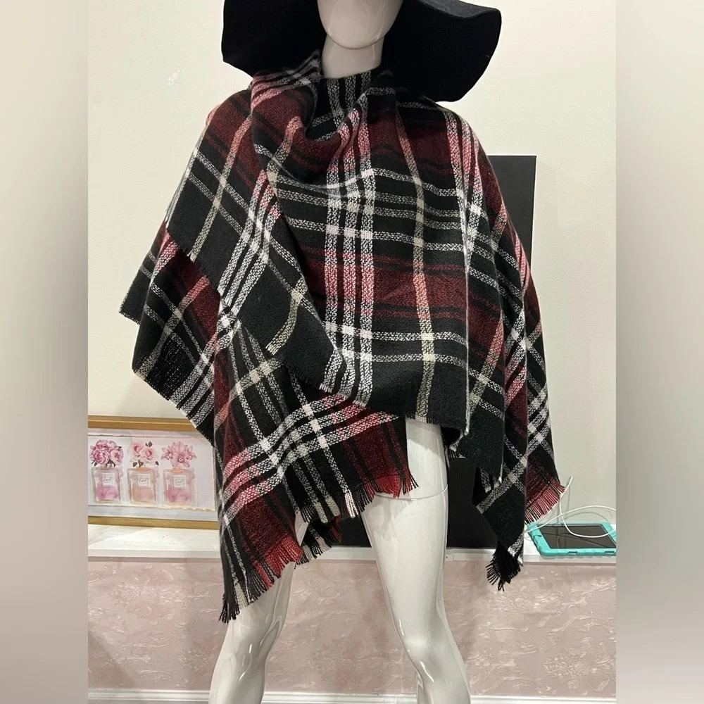 Juicy Couture Shawl Poncho Wrap Cape
Size: One Size Fits Most